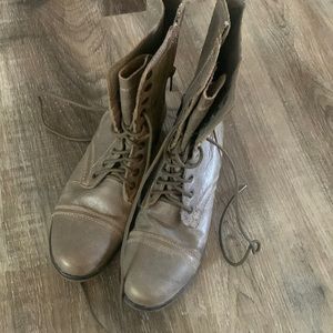 Steve Madden lace up Troopa